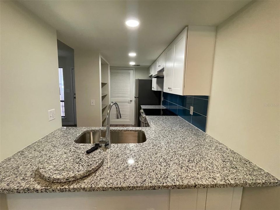 For Rent: $1,600 (2 beds, 1 baths, 2040 Square Feet)