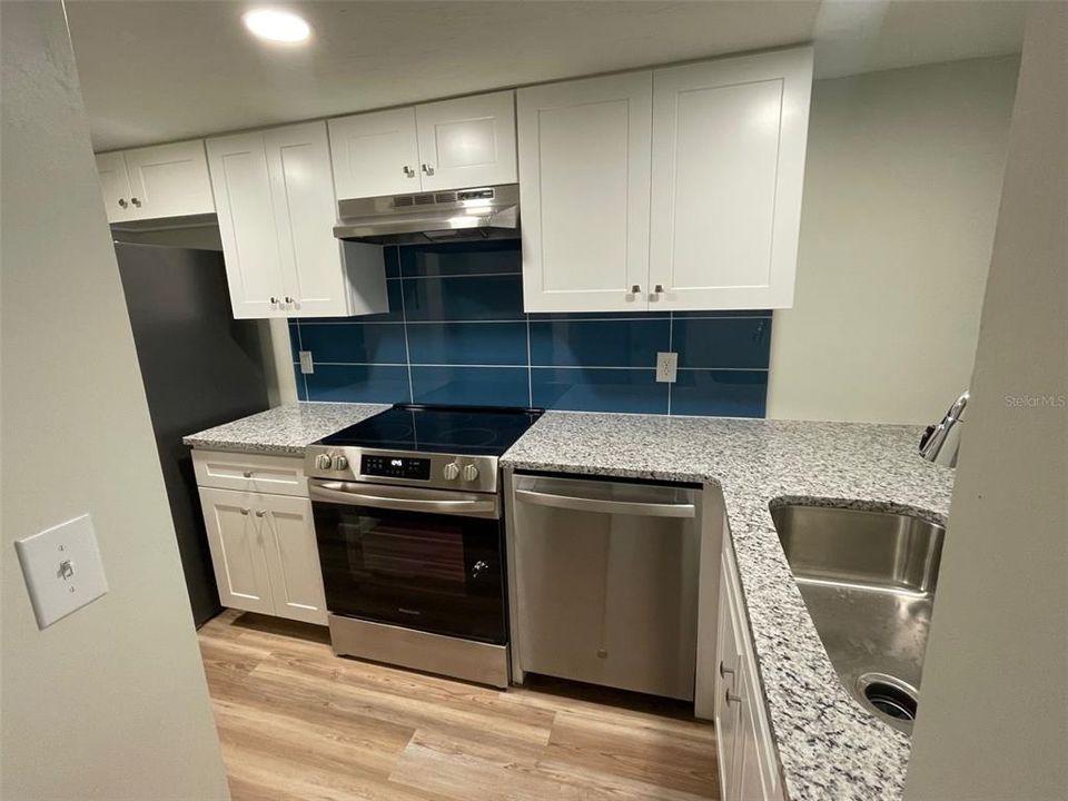 For Rent: $1,600 (2 beds, 1 baths, 2040 Square Feet)