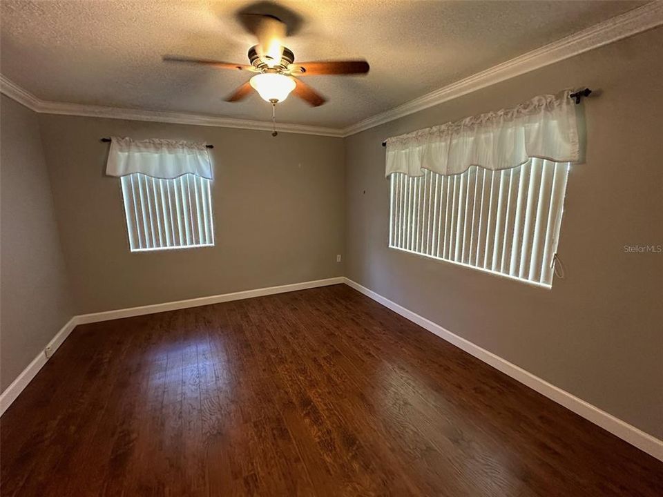 For Rent: $2,350 (3 beds, 1 baths, 1426 Square Feet)