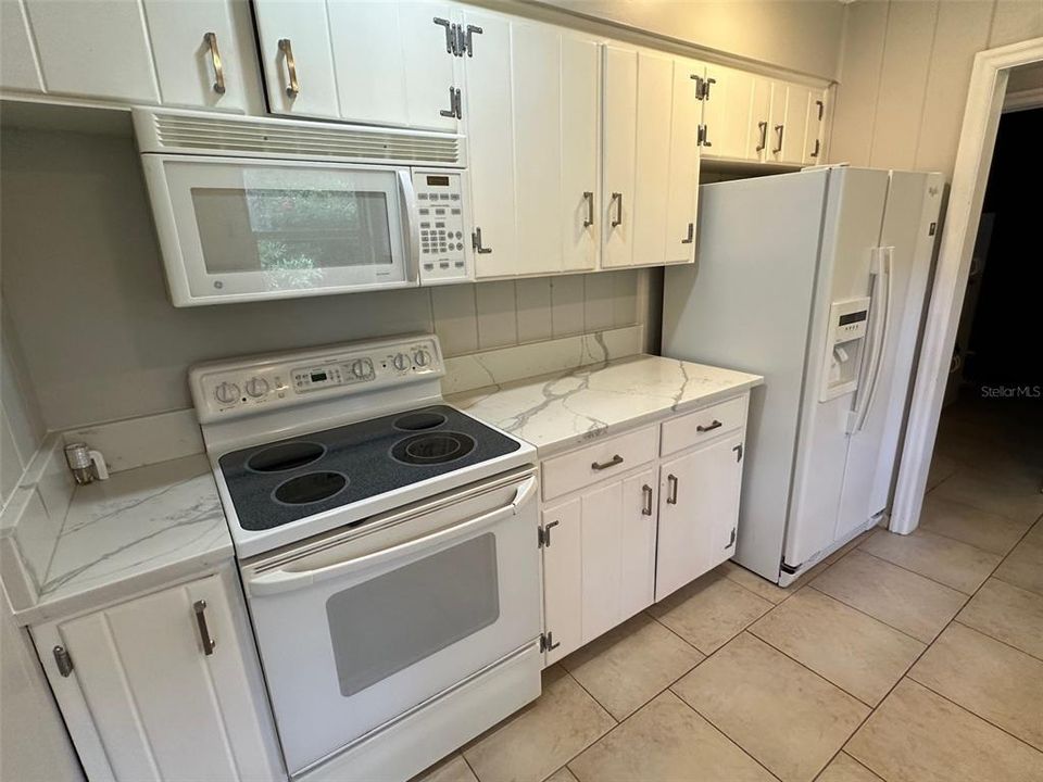 For Rent: $2,350 (3 beds, 1 baths, 1426 Square Feet)