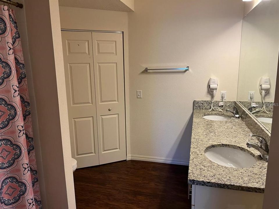 For Rent: $2,050 (3 beds, 2 baths, 1300 Square Feet)