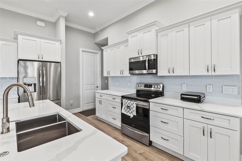 For Sale: $499,900 (3 beds, 2 baths, 1853 Square Feet)