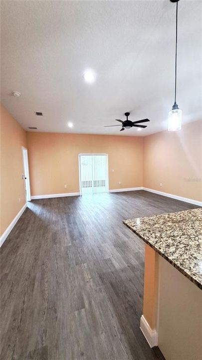 For Rent: $1,850 (3 beds, 2 baths, 1293 Square Feet)