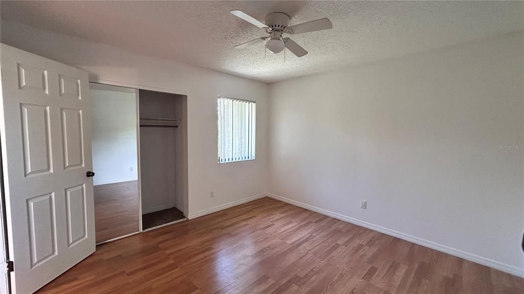 For Sale: $219,600 (2 beds, 1 baths, 1157 Square Feet)