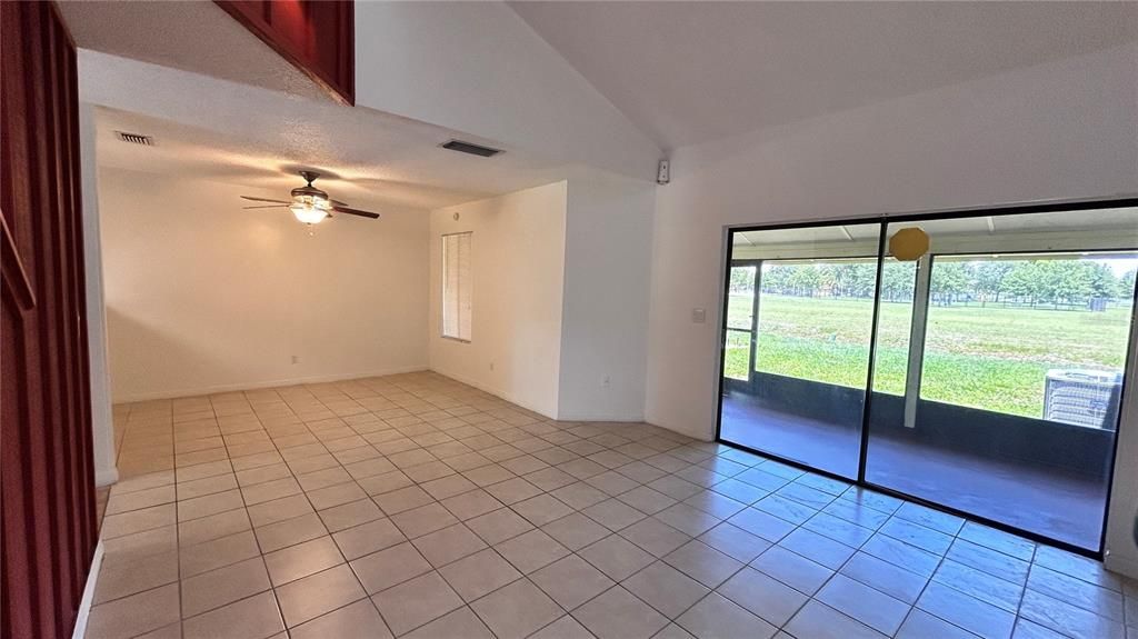 For Sale: $219,600 (2 beds, 1 baths, 1157 Square Feet)