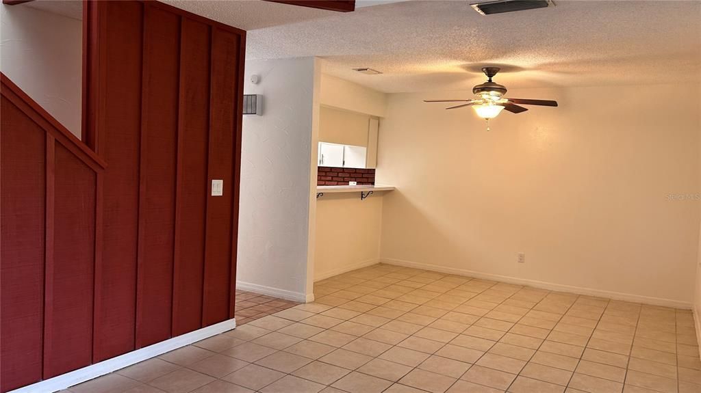 For Sale: $219,600 (2 beds, 1 baths, 1157 Square Feet)