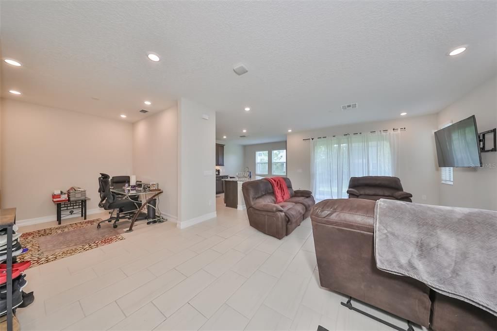 For Sale: $454,900 (3 beds, 2 baths, 2047 Square Feet)