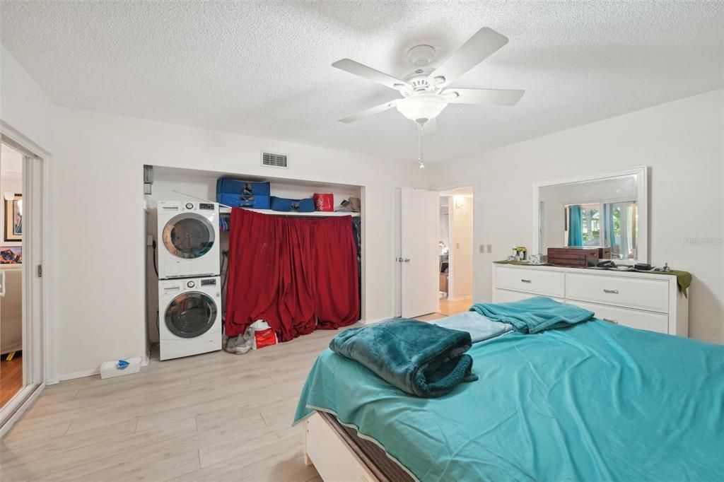 For Sale: $225,000 (2 beds, 2 baths, 1400 Square Feet)