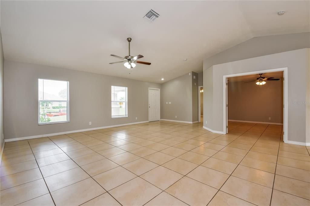 For Rent: $2,185 (3 beds, 2 baths, 1788 Square Feet)