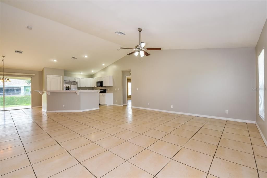 For Rent: $2,185 (3 beds, 2 baths, 1788 Square Feet)