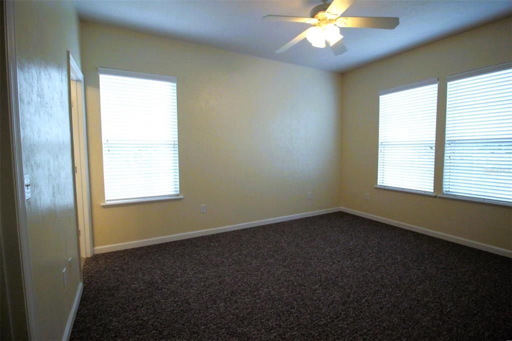 For Rent: $3,200 (3 beds, 3 baths, 2300 Square Feet)