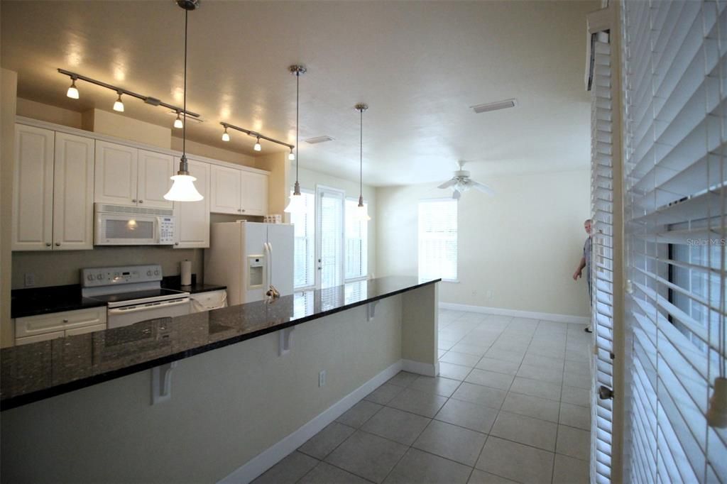 For Rent: $3,200 (3 beds, 3 baths, 2300 Square Feet)