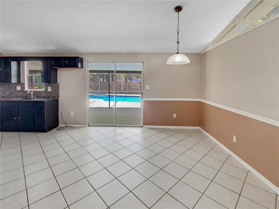 For Sale: $352,000 (3 beds, 1 baths, 1200 Square Feet)