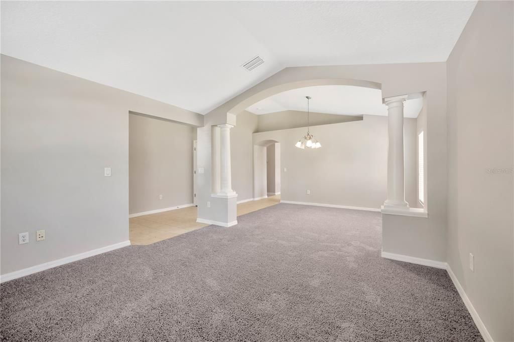 Active With Contract: $2,400 (3 beds, 2 baths, 1928 Square Feet)