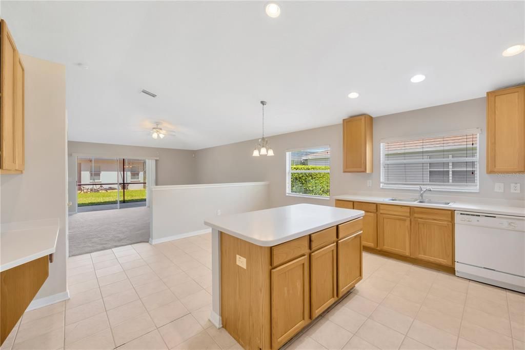 Active With Contract: $2,400 (3 beds, 2 baths, 1928 Square Feet)