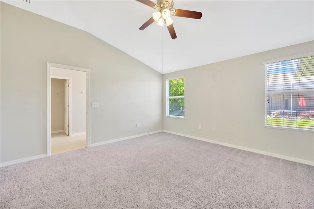 Active With Contract: $2,400 (3 beds, 2 baths, 1928 Square Feet)