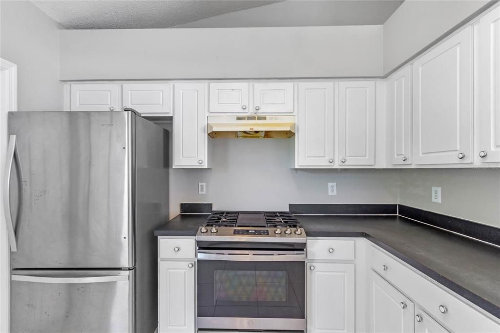 For Sale: $355,000 (4 beds, 2 baths, 1294 Square Feet)