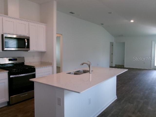 For Rent: $2,200 (4 beds, 2 baths, 1526 Square Feet)