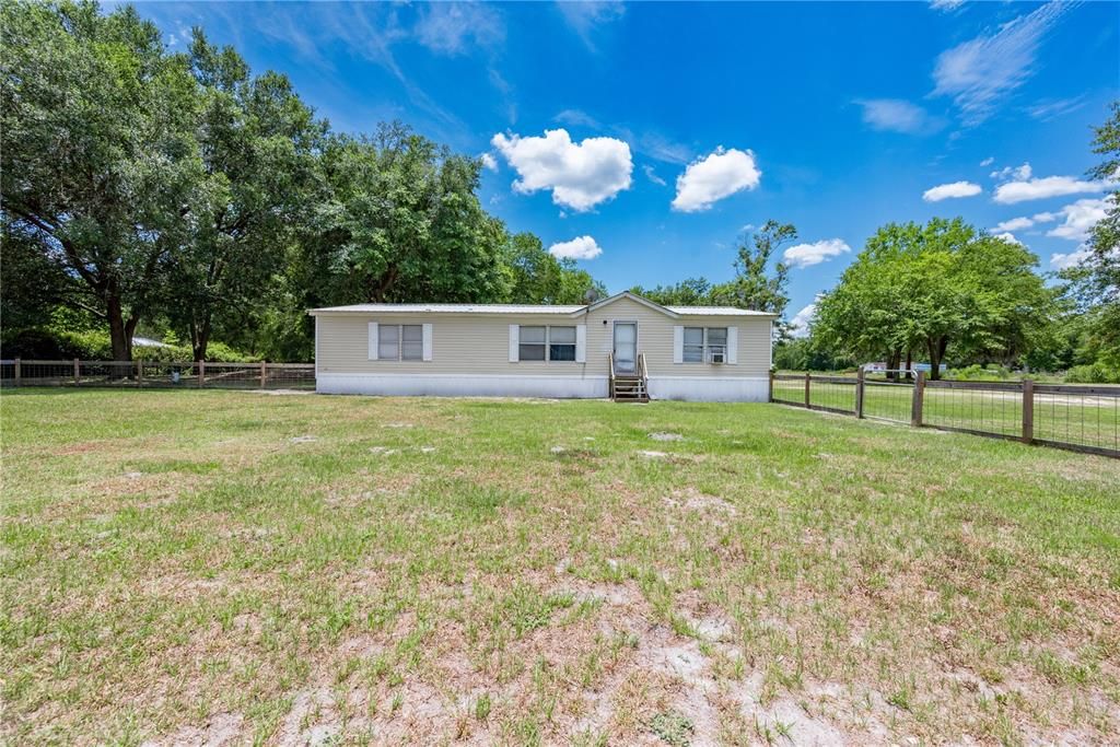 Active With Contract: $169,000 (3 beds, 2 baths, 1512 Square Feet)