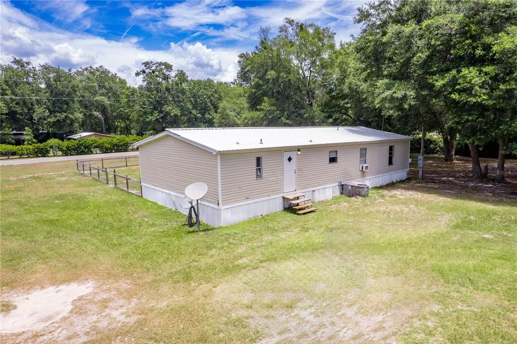 Active With Contract: $169,000 (3 beds, 2 baths, 1512 Square Feet)