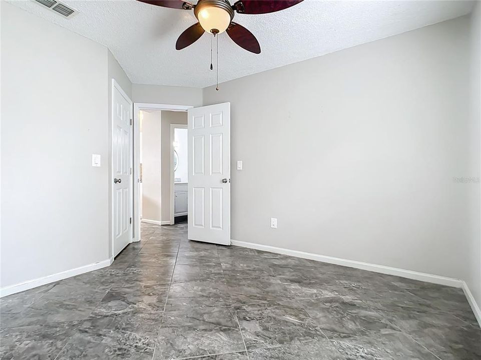 For Sale: $370,000 (3 beds, 2 baths, 1284 Square Feet)