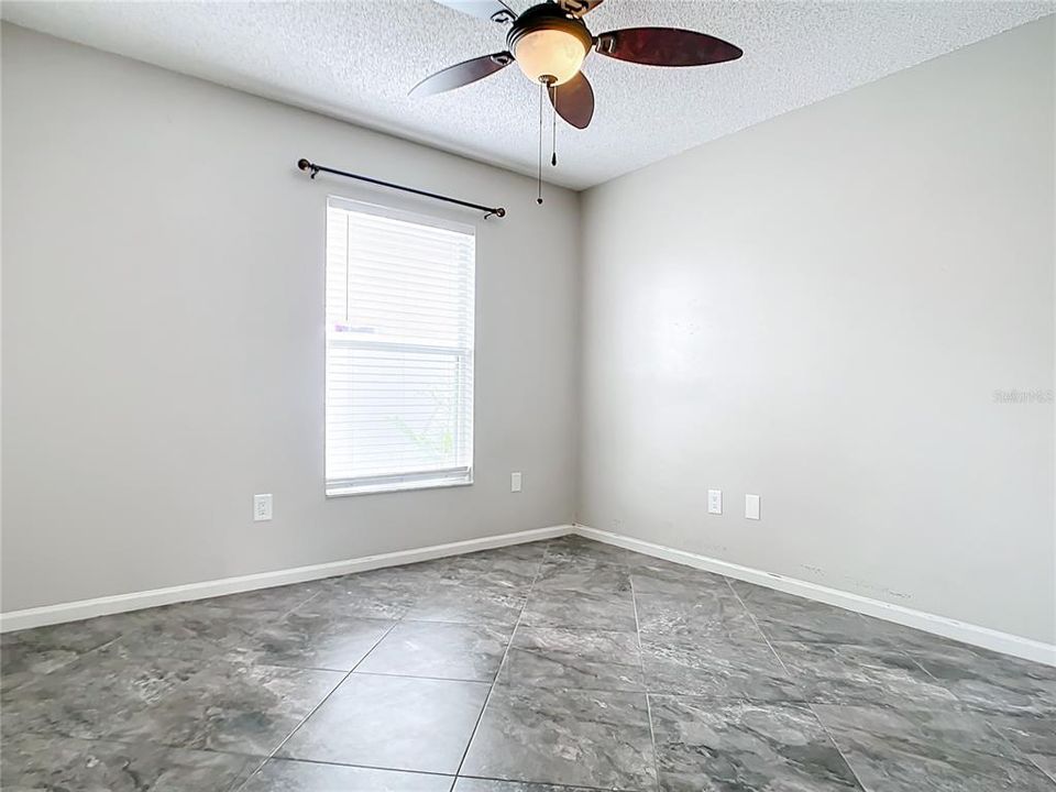 For Sale: $370,000 (3 beds, 2 baths, 1284 Square Feet)