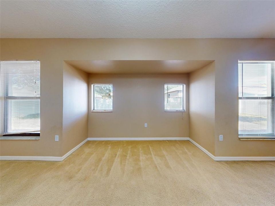 For Rent: $2,400 (3 beds, 2 baths, 2141 Square Feet)