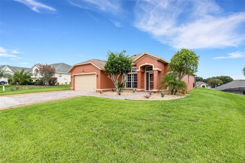 For Sale: $429,900 (3 beds, 2 baths, 1727 Square Feet)