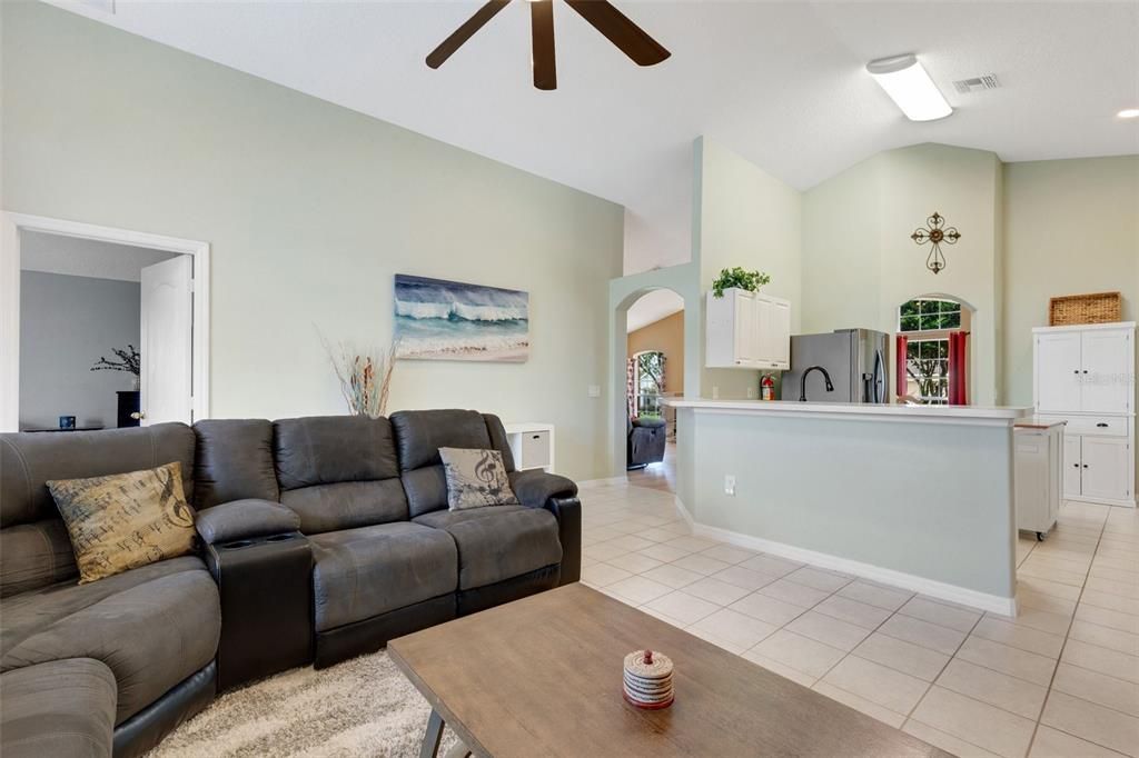 For Sale: $429,900 (3 beds, 2 baths, 1727 Square Feet)