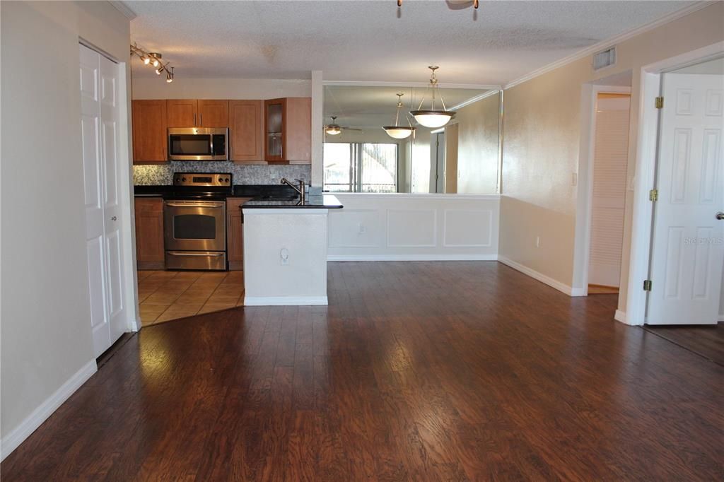 For Rent: $1,995 (2 beds, 2 baths, 1080 Square Feet)