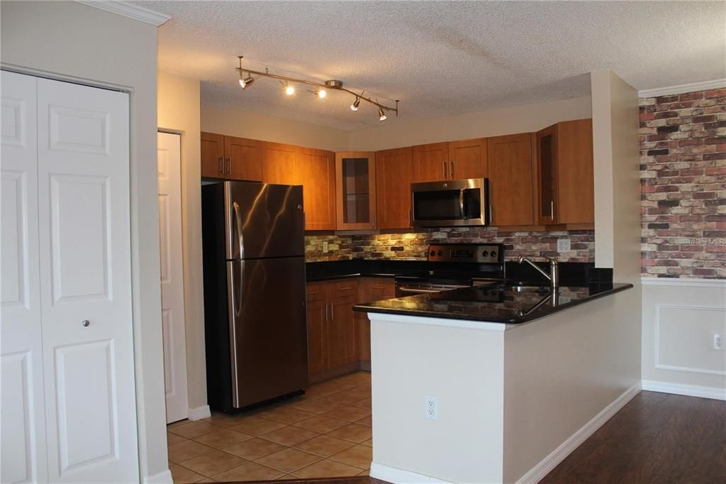 For Rent: $1,995 (2 beds, 2 baths, 1080 Square Feet)