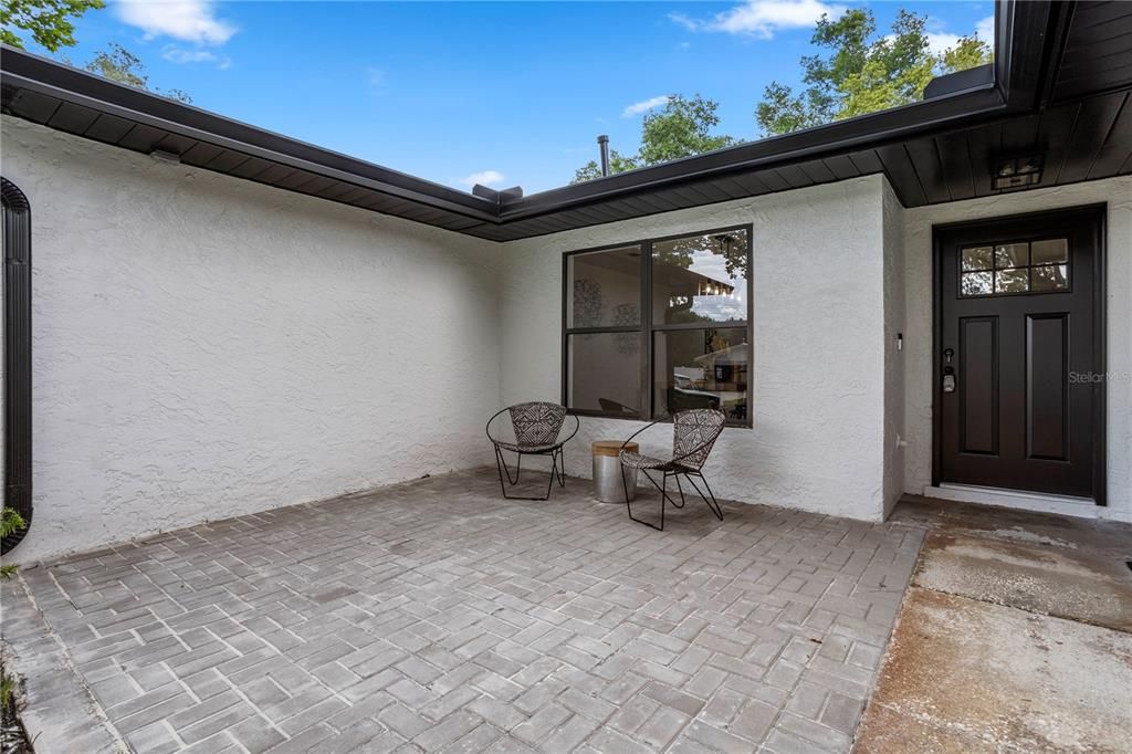 Active With Contract: $550,000 (4 beds, 2 baths, 1963 Square Feet)