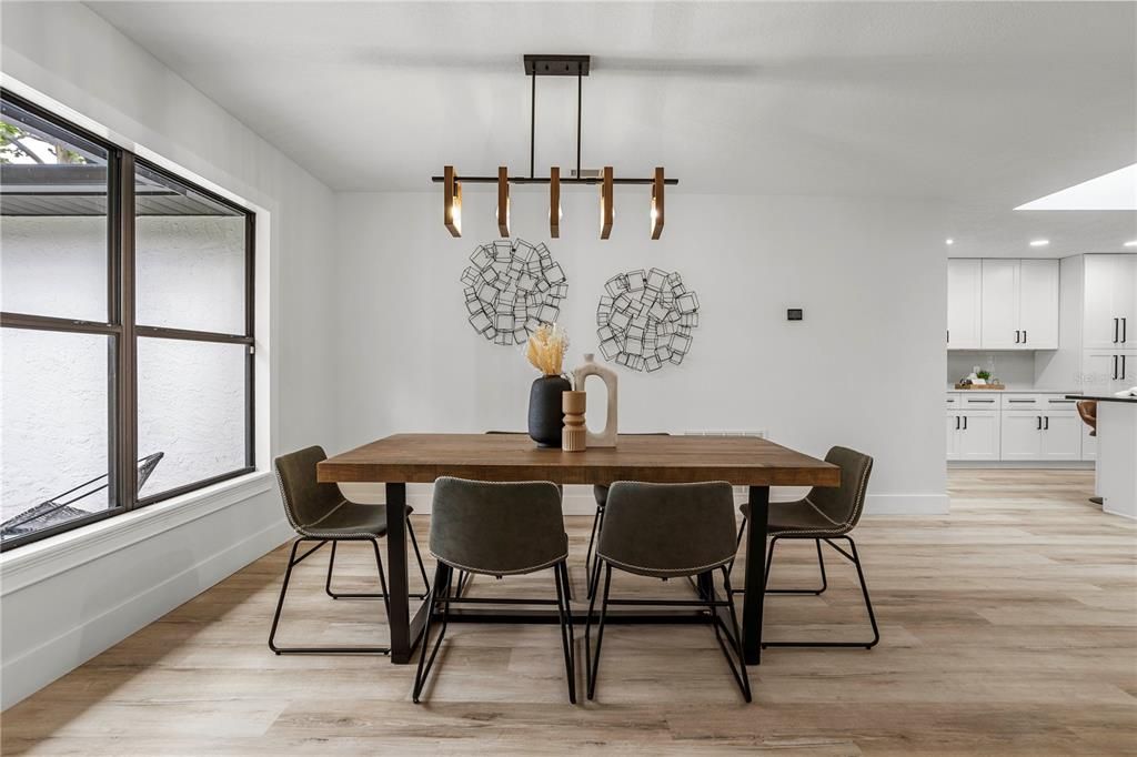 Active With Contract: $550,000 (4 beds, 2 baths, 1963 Square Feet)