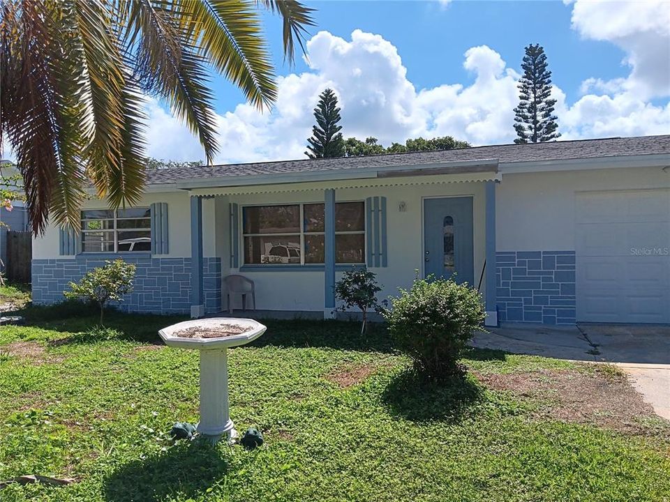 For Sale: $249,000 (2 beds, 2 baths, 942 Square Feet)