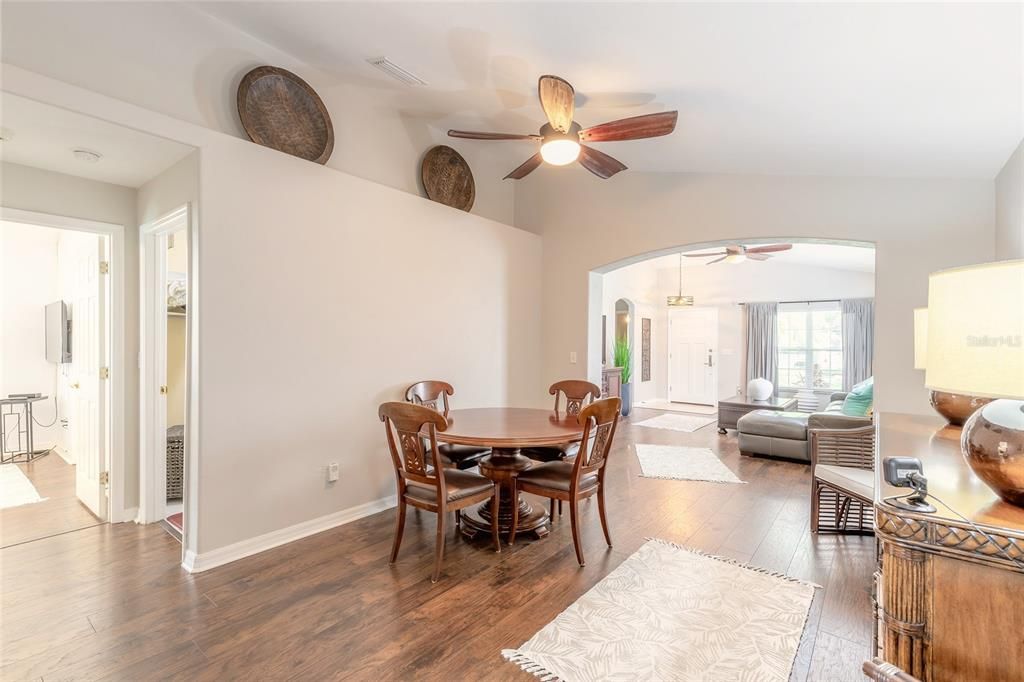 For Sale: $414,000 (3 beds, 2 baths, 1672 Square Feet)