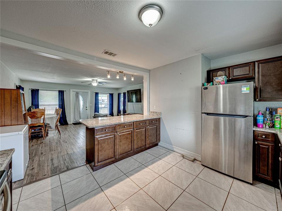 For Sale: $244,500 (3 beds, 1 baths, 1266 Square Feet)