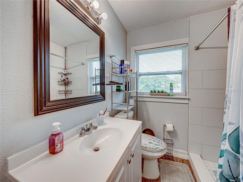 For Sale: $244,500 (3 beds, 1 baths, 1266 Square Feet)