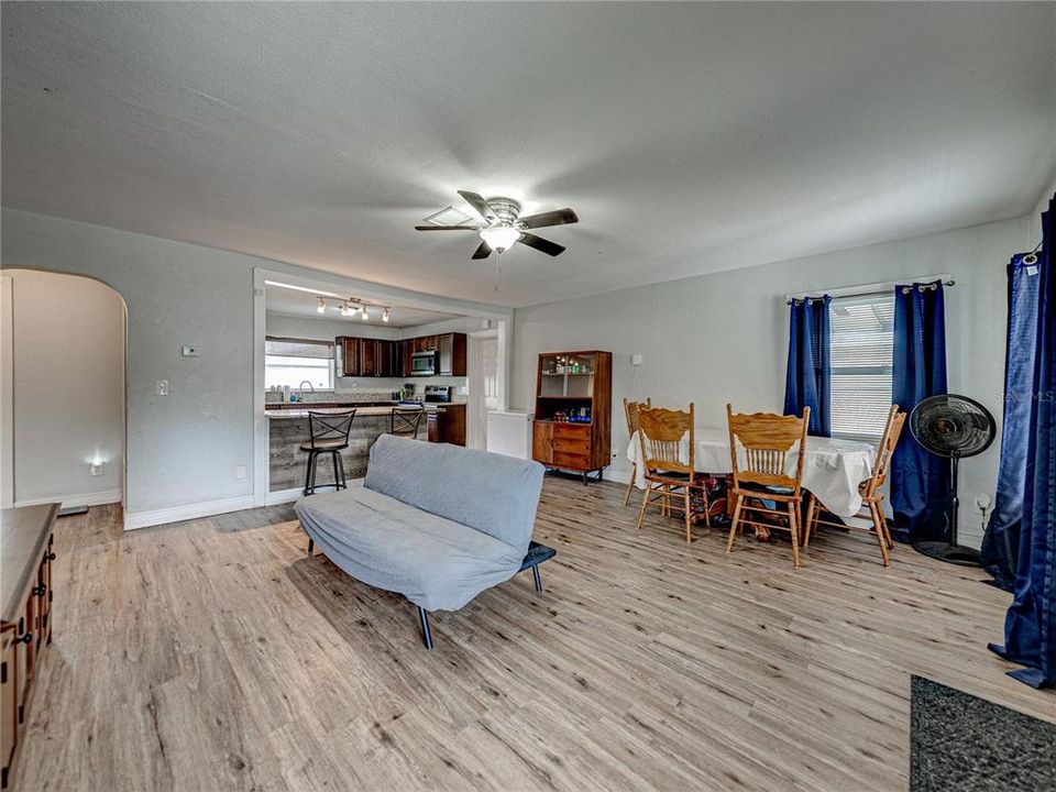 For Sale: $244,500 (3 beds, 1 baths, 1266 Square Feet)