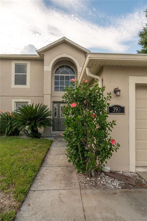 For Sale: $559,900 (4 beds, 2 baths, 2208 Square Feet)