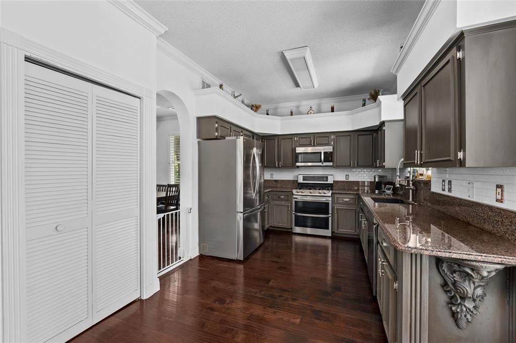 Kitchen with large Pantry