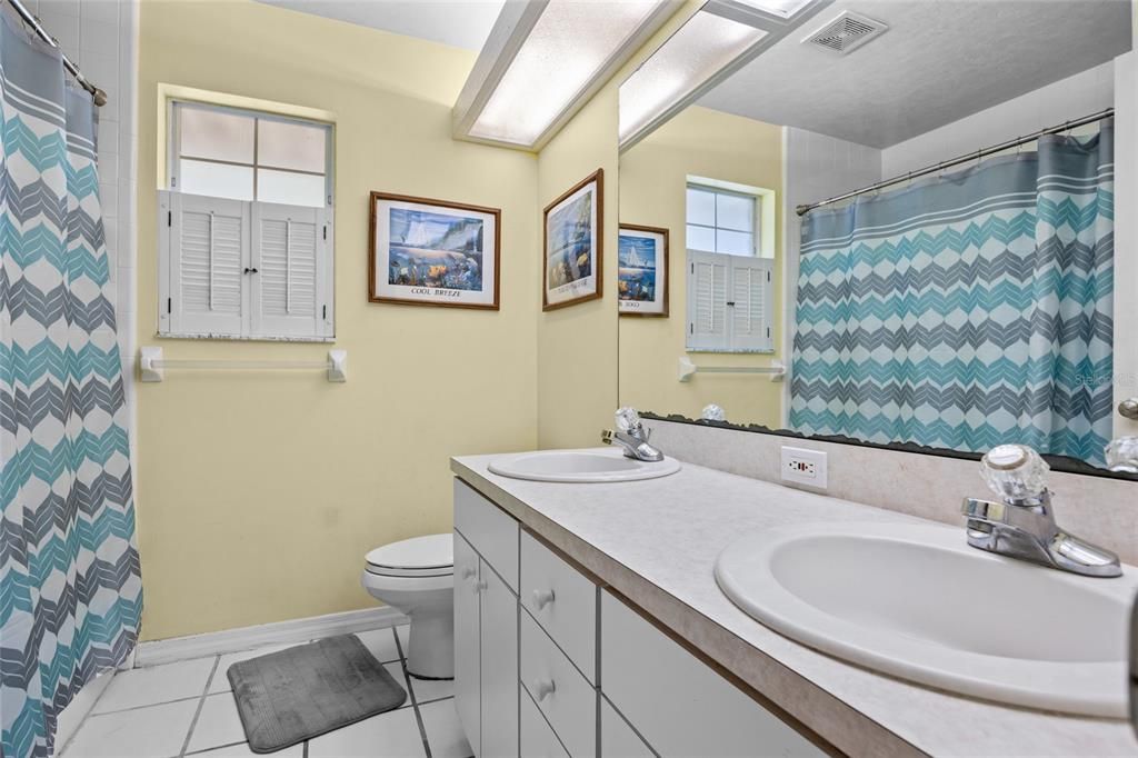 待售: $385,000 (3 贝兹, 2 浴室, 1626 平方英尺)