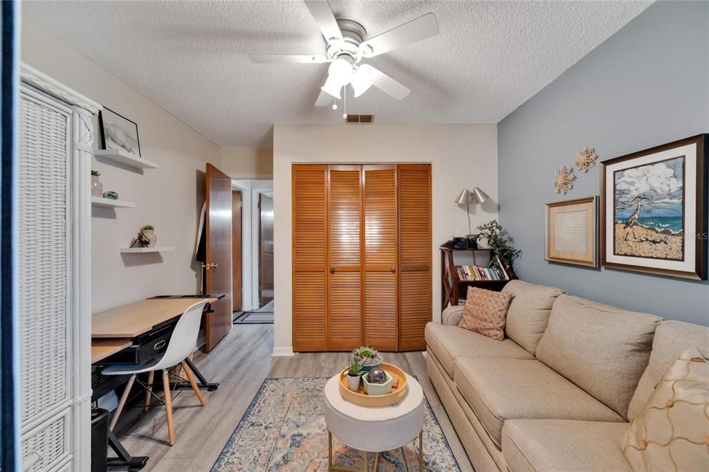 For Sale: $166,000 (2 beds, 2 baths, 1008 Square Feet)