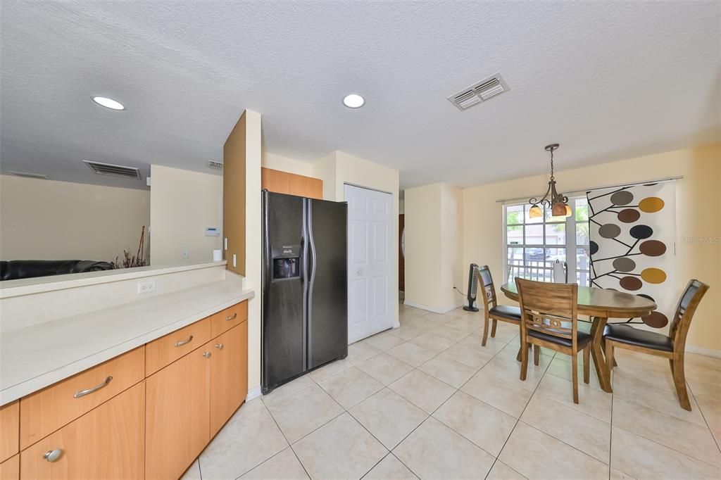 For Sale: $325,000 (3 beds, 2 baths, 1444 Square Feet)