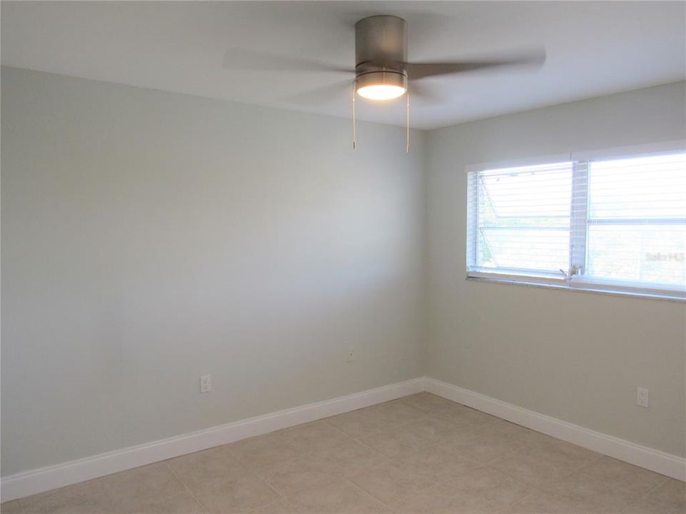 For Rent: $2,100 (2 beds, 1 baths, 870 Square Feet)