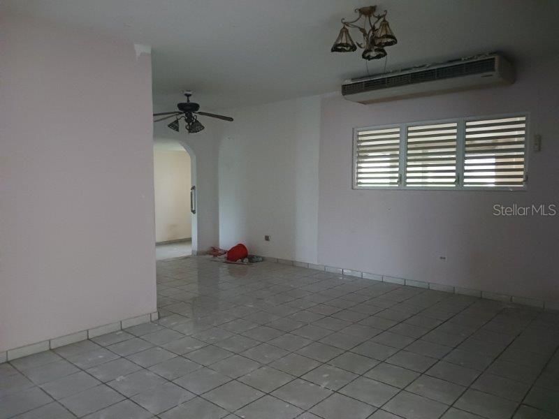 En Venta: $399,900 (3 camas, 2 baños, 2004 Pies cuadrados)