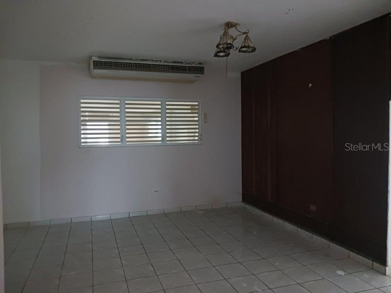 En Venta: $399,900 (3 camas, 2 baños, 2004 Pies cuadrados)