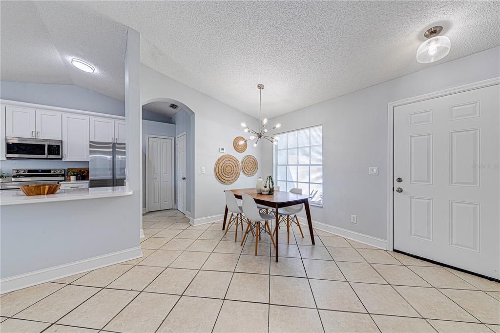 For Sale: $314,900 (3 beds, 2 baths, 1329 Square Feet)