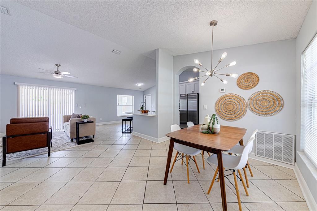 For Sale: $314,900 (3 beds, 2 baths, 1329 Square Feet)