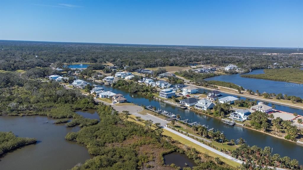 На продажу: $255,000 (0.26 acres)