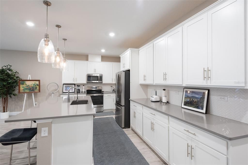 For Sale: $479,000 (3 beds, 2 baths, 1904 Square Feet)